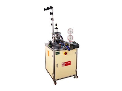 Zipper making machine